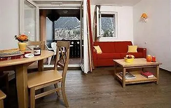 Pierre & Le Chamois Blanc Apartmanhotel 3*