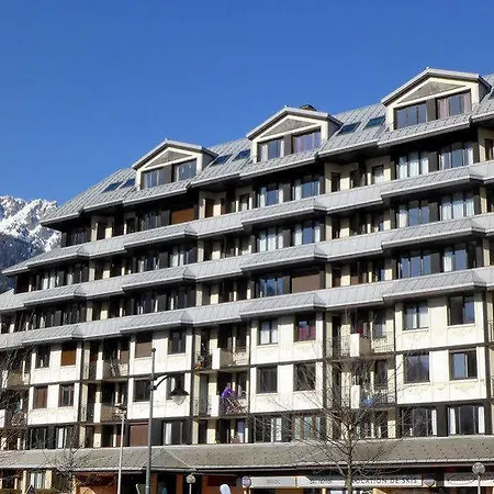 Pierre & Le Chamois Blanc シャモニー