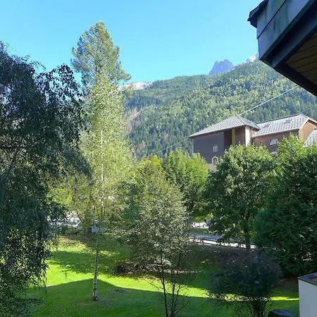 Pierre & Le Chamois Blanc アパートホテル シャモニー