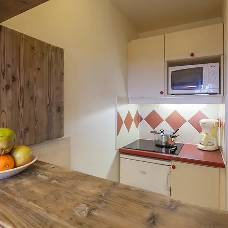 Pierre & Le Chamois Blanc