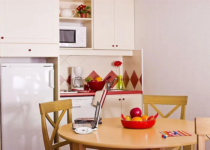 Ξενοδοχείο με διαμερίσματα Pierre & Le Chamois Blanc 3*