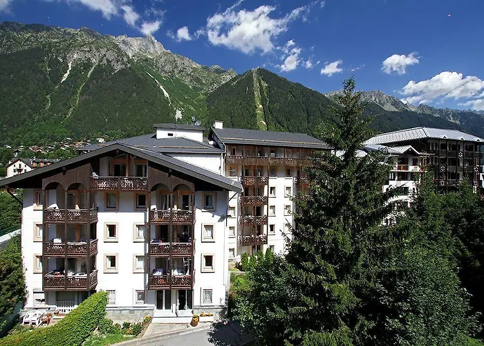 Pierre & Le Chamois Blanc