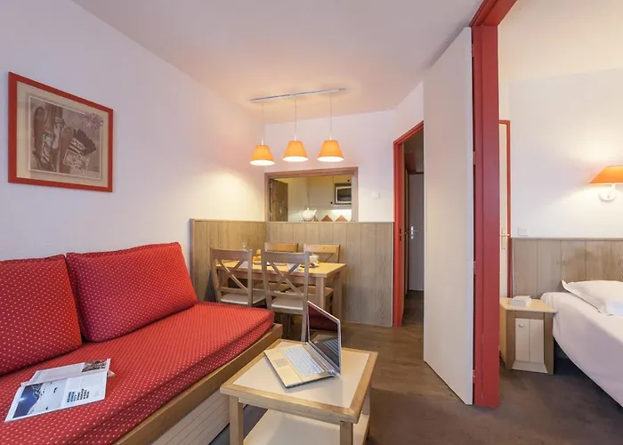 Pierre & Le Chamois Blanc